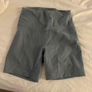 Lululemon biker shorts never worn size 6